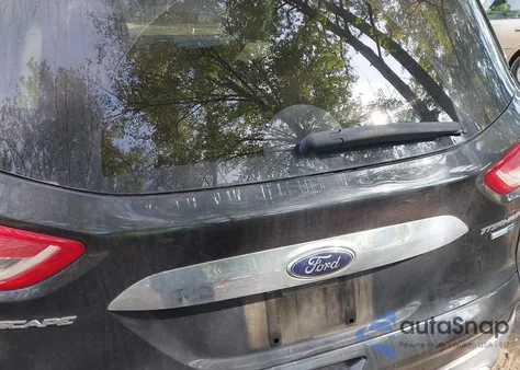 2014 Ford Escape Titanium z USA, uszkodzony, nr VIN 1FMCU9JX5EUD56425